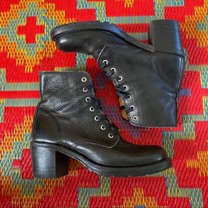 Frye Sabrina Lace Up